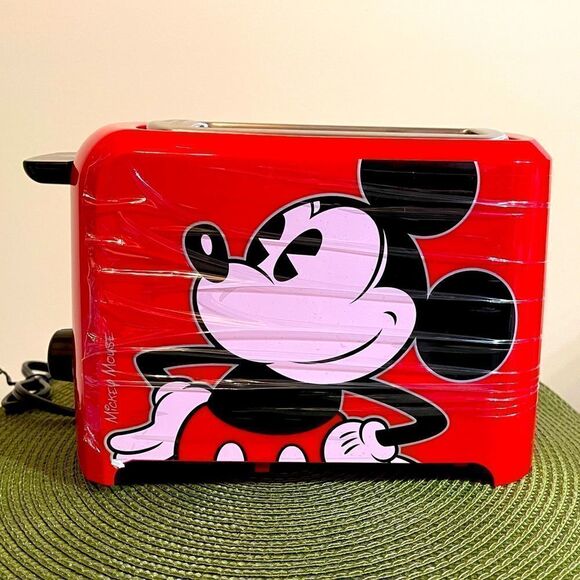 Disney Mickey Mouse 2 slice toaster DCM-21 NWT - Picture 1 of 13
